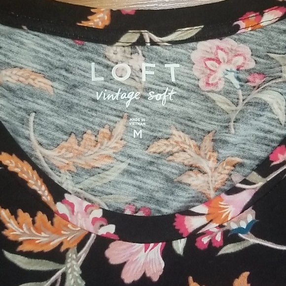 LOFT floral top - Picture 2 of 3